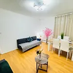 Two Bedroom Apartment In Paddington